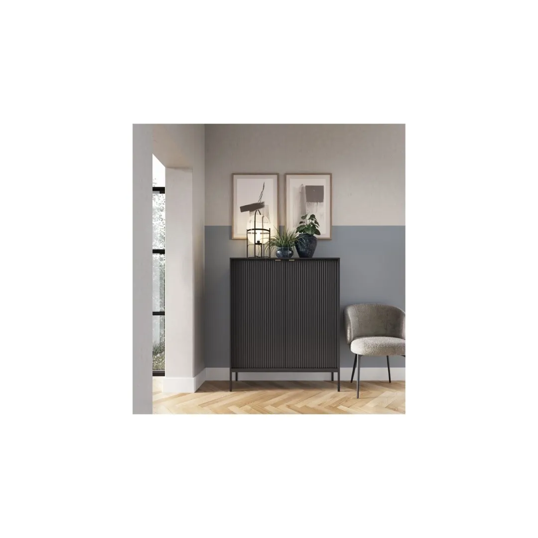 Wysoka komoda "NOVA" na metalowych nogach